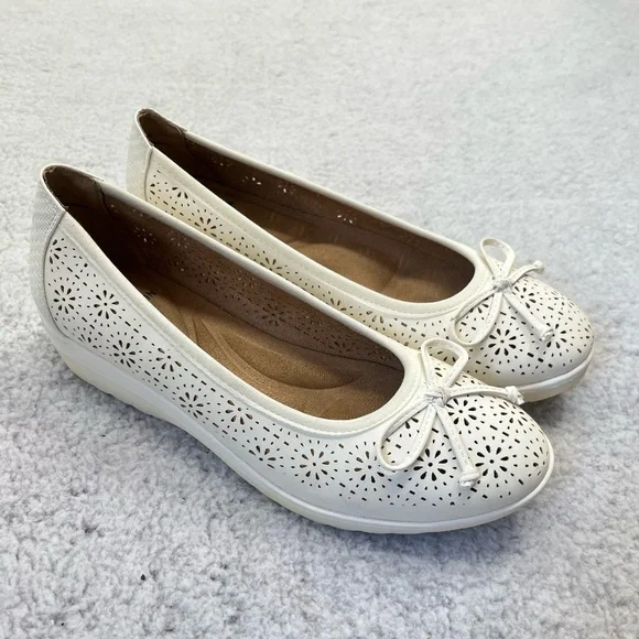 Women's White Mountain Off White Surprise Ballet Flat Shoes Size 7.5 M - Picture 3 of 10